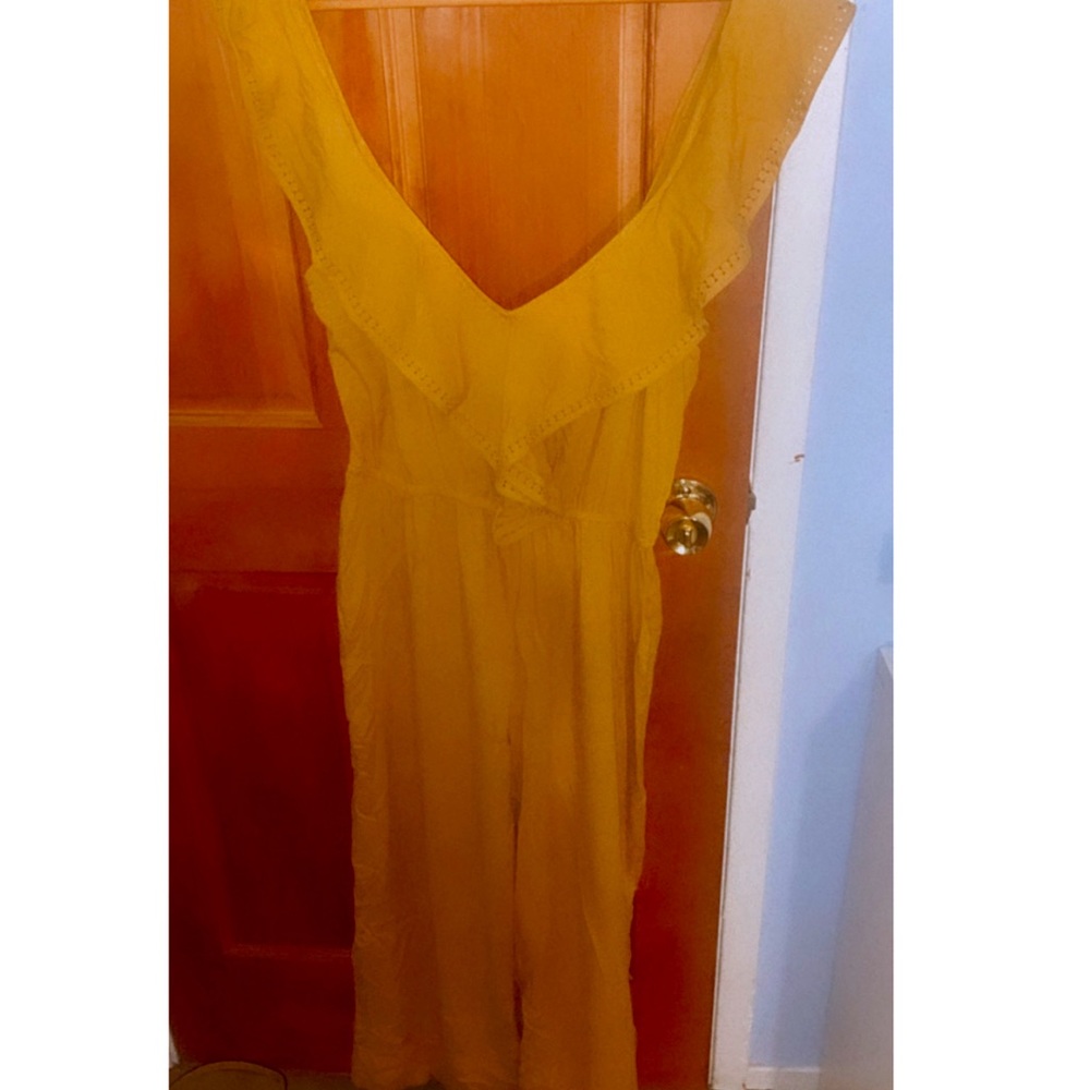 Very cute Fall color mustard jumpsuit.